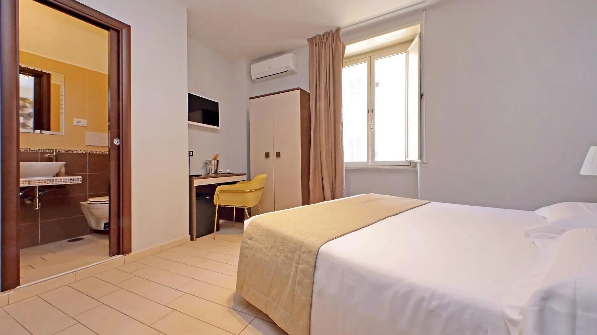 Roma Suite Centro 2*, Rome Italy